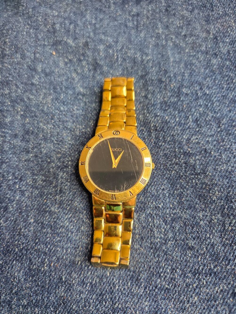 Vintage - Men's Gucci 3300.2.M 18K Gold Plated Watch - Roman Numeral Bezel - Picture 2 of 9